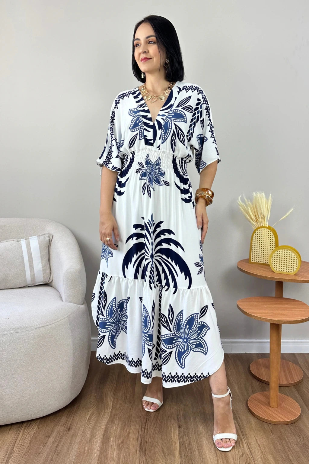Vestido Lalá Longuete com Decote V e Manga Ampla
Vestido Lalá Longuete
Vestido Lalá Decote V
Vestido Lalá