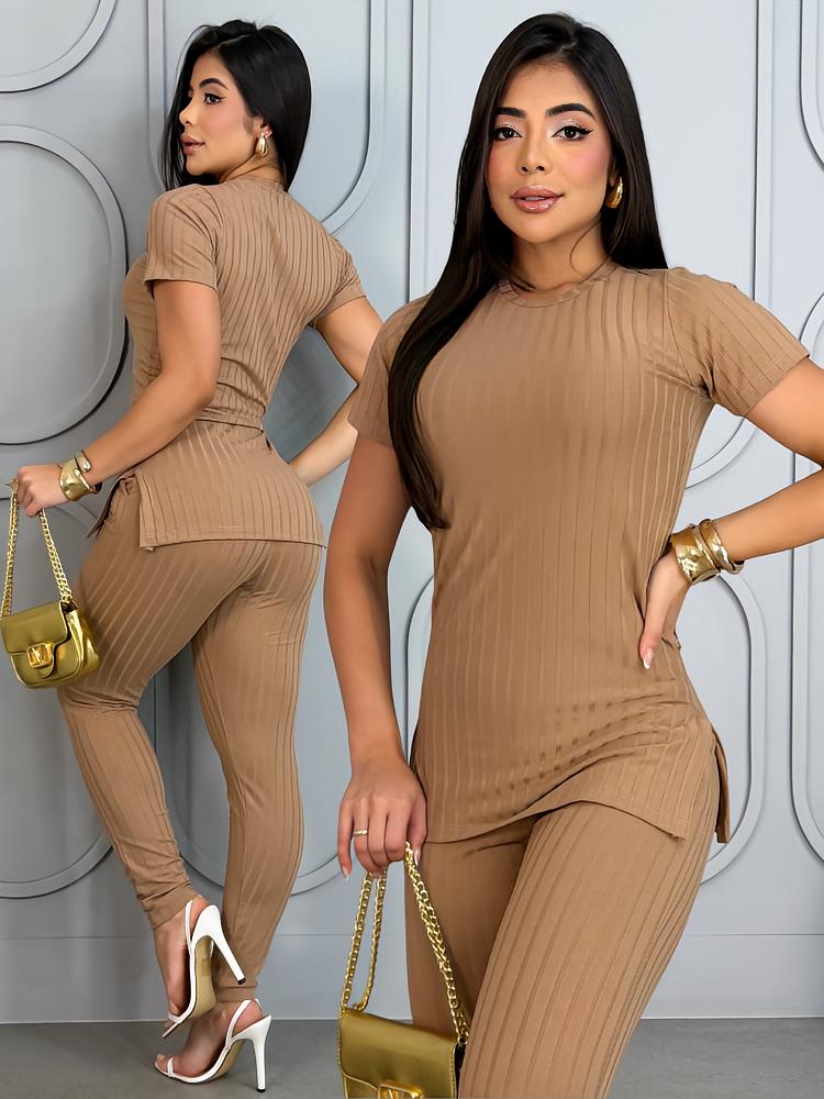 Conjunto Canelado Blusa Fenda Lateral + Calça com Bolso
Conjunto Canelado Blusa Fenda Lateral
Conjunto Canelado Blusa + Calça com Bolso
Conjunto Canelado