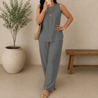 Conjunto Lucienne™ Blusa com Decote de Abertura Frontal e Calça Pantalona
Conjunto Lucienne™ Blusa com Decote de Abertura
Conjunto Lucienne