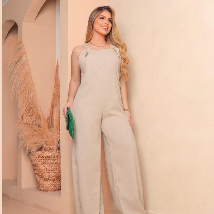 Macacão Pantalona Wide Leg em Linho com Alças Ajustáveis
Macacão Pantalona Wide Leg em Linho
Macacão Wide Leg
Macacão Pantalona